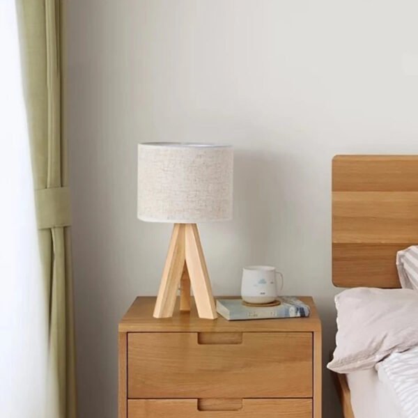 Nordic Wood Table Lamp Bedside Eye Protection Desk Lamp E27 Log Fabric Beige Lampshade LED Bedroom Study Room Decor Home Fixture